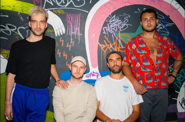 Band_4.png